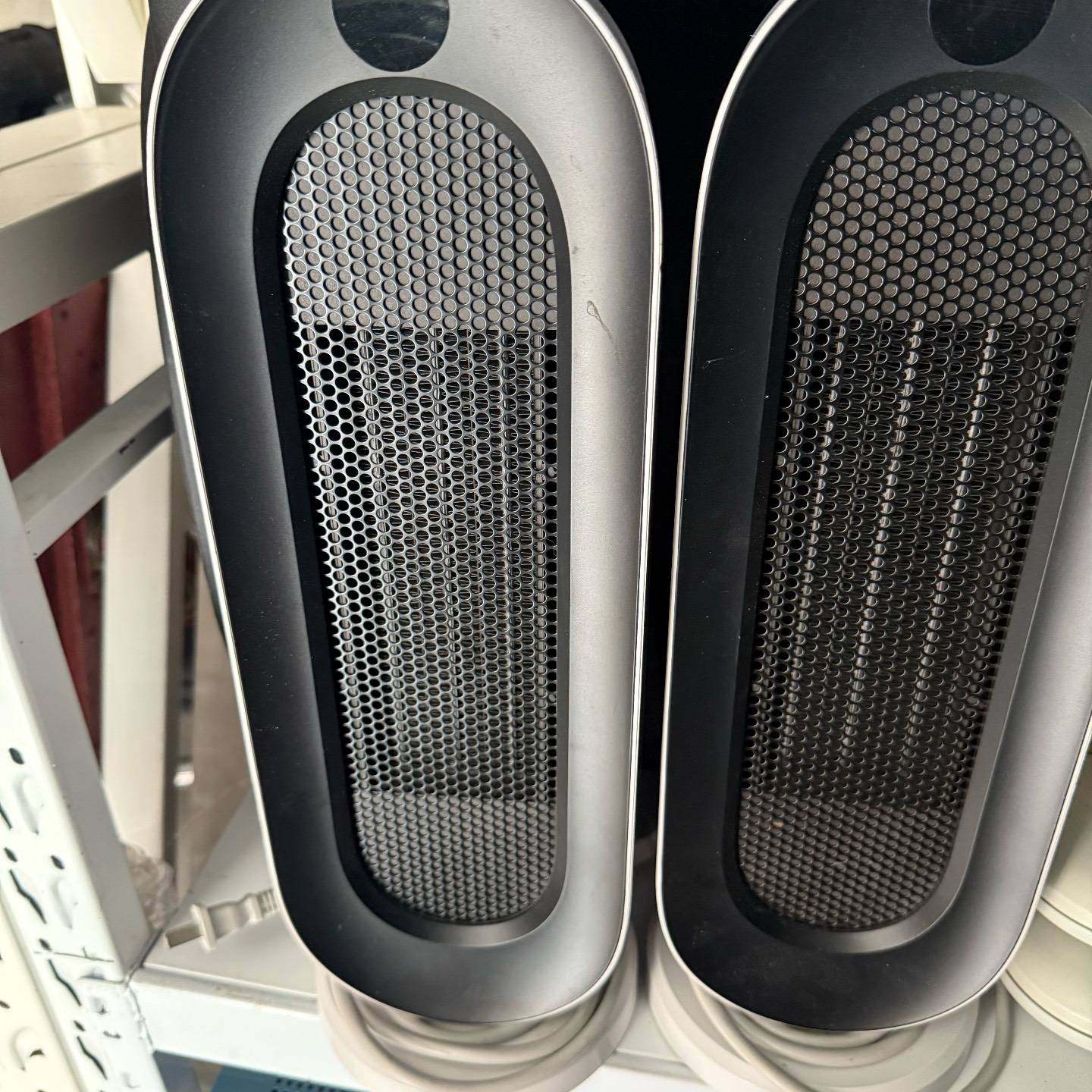 议价-WiWU暖风机，石墨烯速热款，带定时、摇