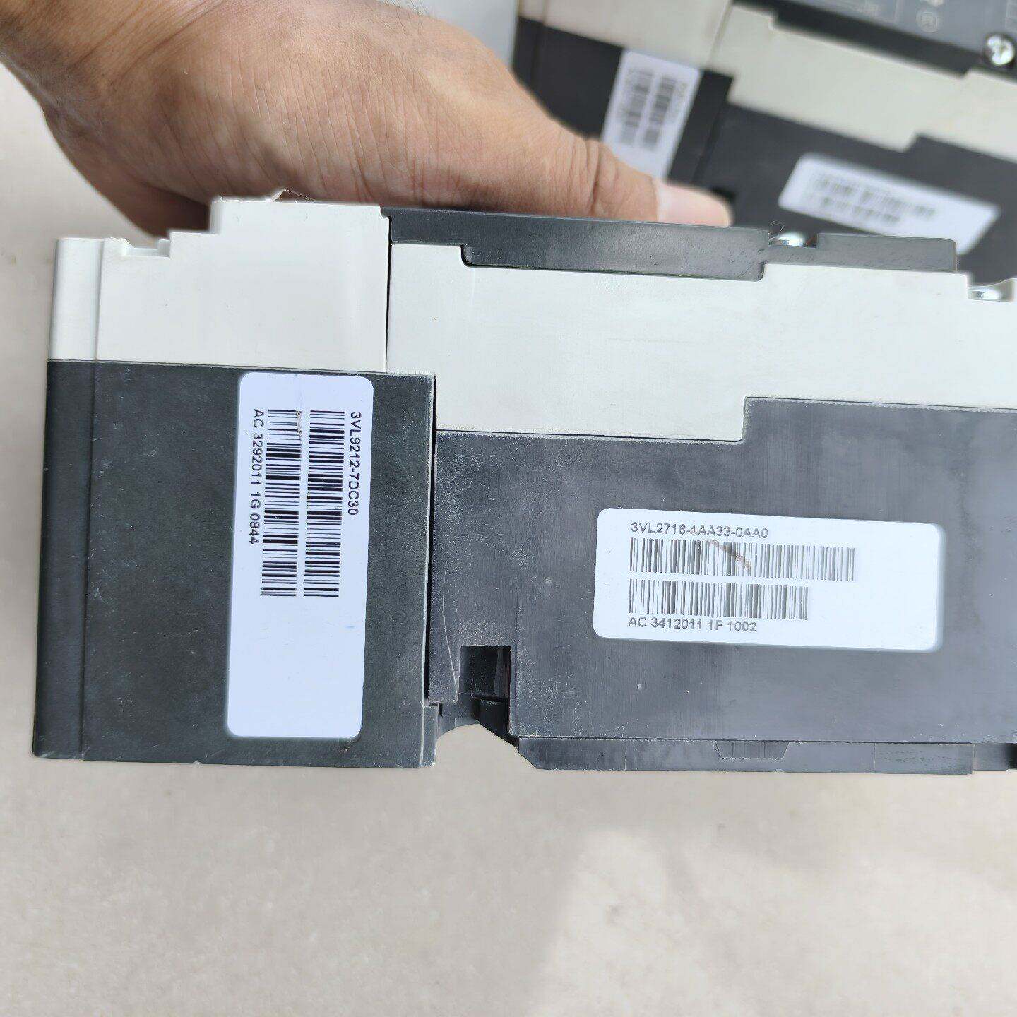 议价-西门子3VL9212-7DC30断路器，西门子断路器V