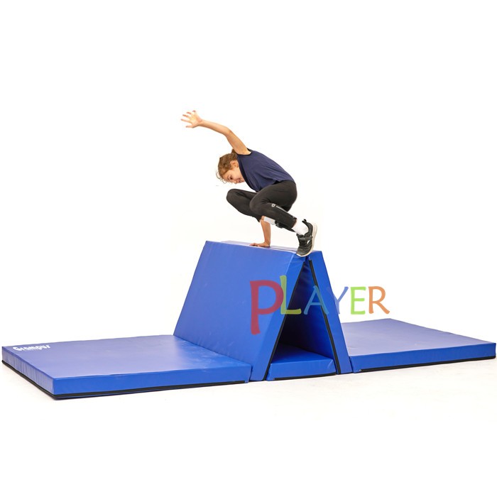 翻山越岭登高极限墙俄罗斯方块三角坡格乐普幼儿早儿童软体体育