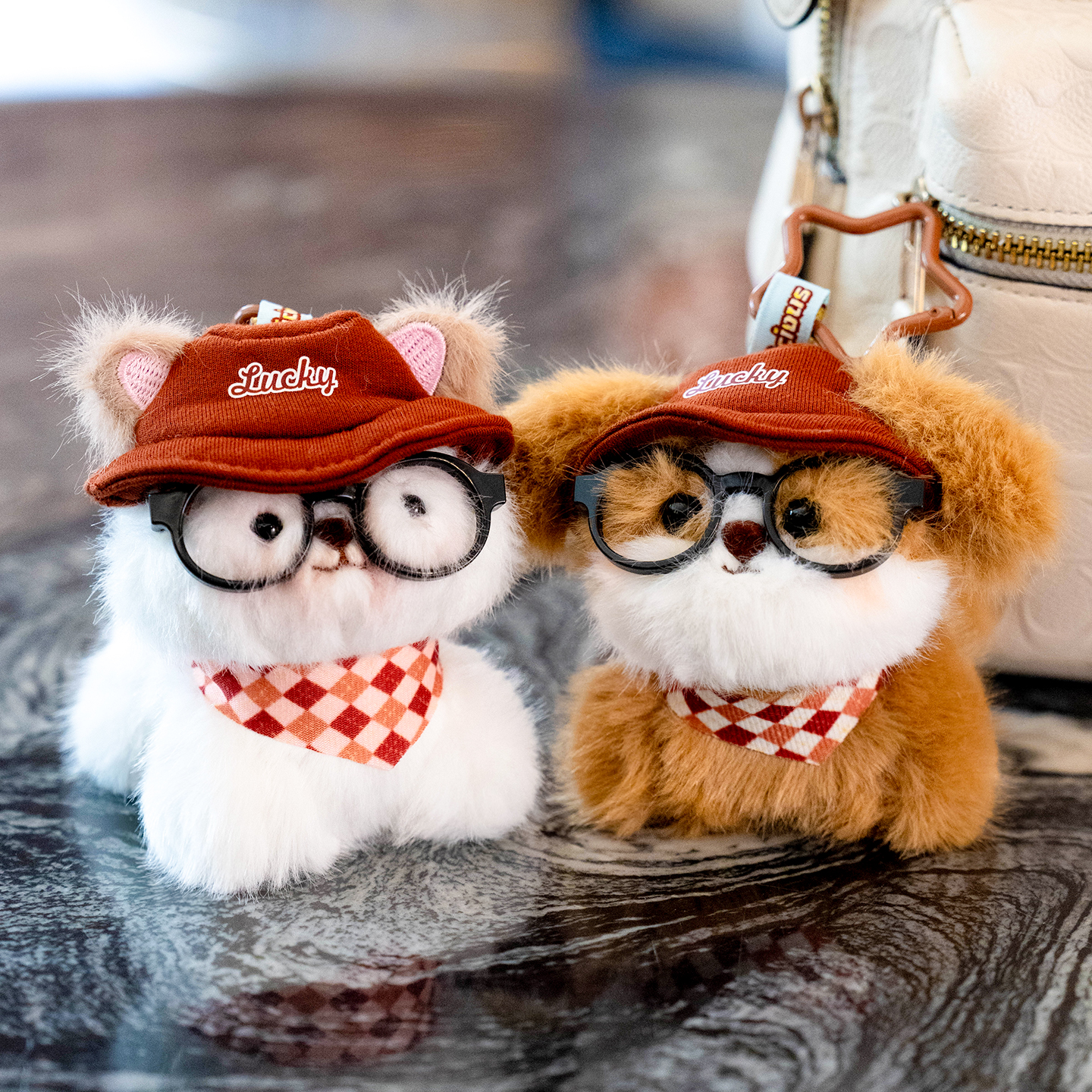 可爱带帽眼镜钥匙扣挂件猫咪玩偶