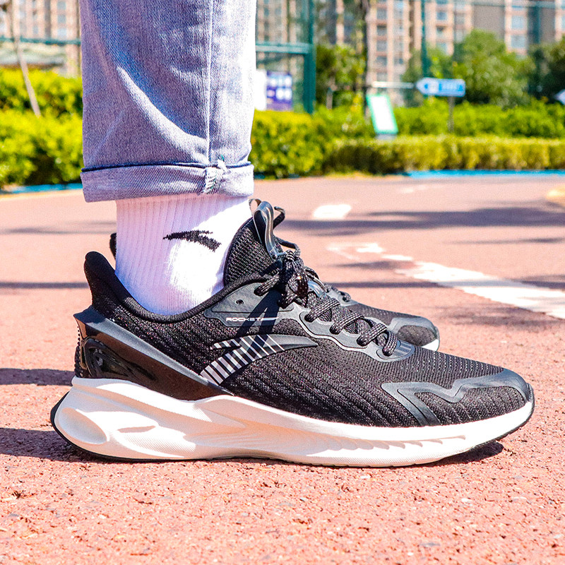 安踏男鞋运动鞋2020冬季新款跑步鞋虫洞缓震休闲鞋子112045587