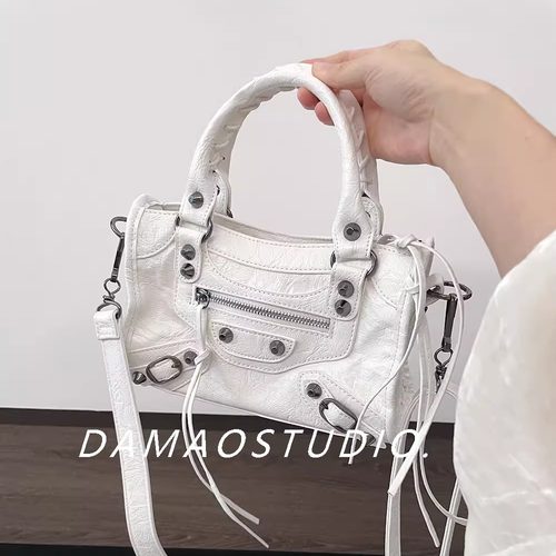 Damao studio辣妹新潮白色牛皮铆钉流苏mini机车皮包单肩斜挎手提