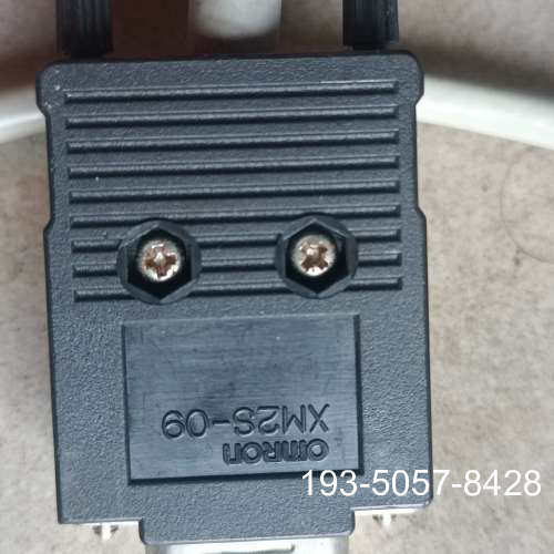 插头XM2S-09   9针镀金插头，详谈报价