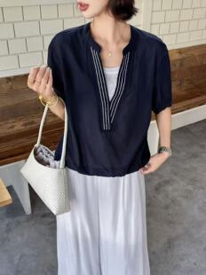 夏季天丝V领衬衫女夏慵懒松弛感中袖上衣宽松气质假两件套头小衫