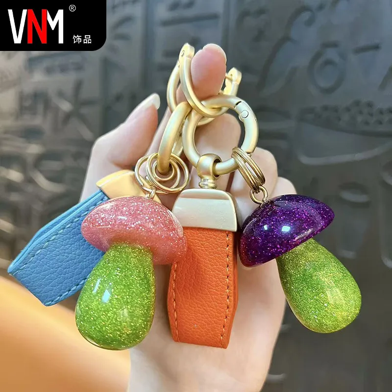 创意可爱蘑菇钥匙扣水果挂件精致汽车链圈环男女包包小挂饰品