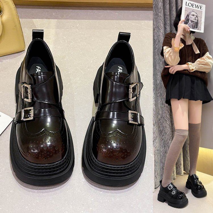 新款复古雕花一字带金属扣松糕底深口单鞋圆头2926春季时尚乐福鞋,女鞋,深口单鞋,淘宝优惠券,粉丝福利购,淘宝优惠卷