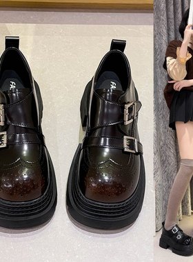 新款复古雕花一字带金属扣松糕底深口单鞋圆头2926春季时尚乐福鞋