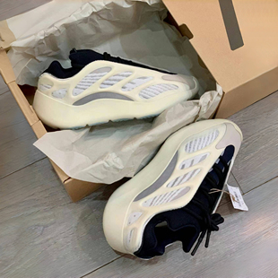 700v3老爹鞋 YEZI 异形男女鞋 厚底休闲运动鞋 YEEZY 2025夏季 椰子鞋