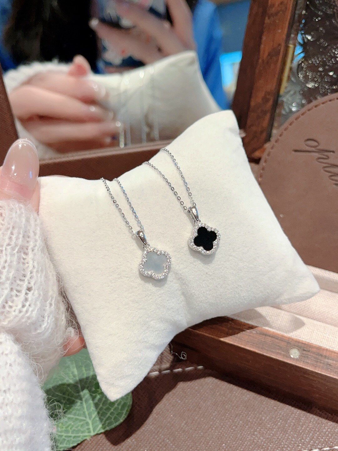 S925银双面四叶草一黑一白双面可戴项链约2.3克不褪色顺丰包邮6