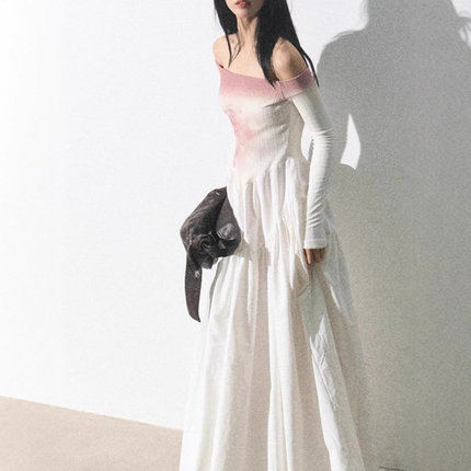 OAKMOO/ "薄雾的京都"一字肩渐变花朵连衣裙女秋坑条拼接大摆长裙