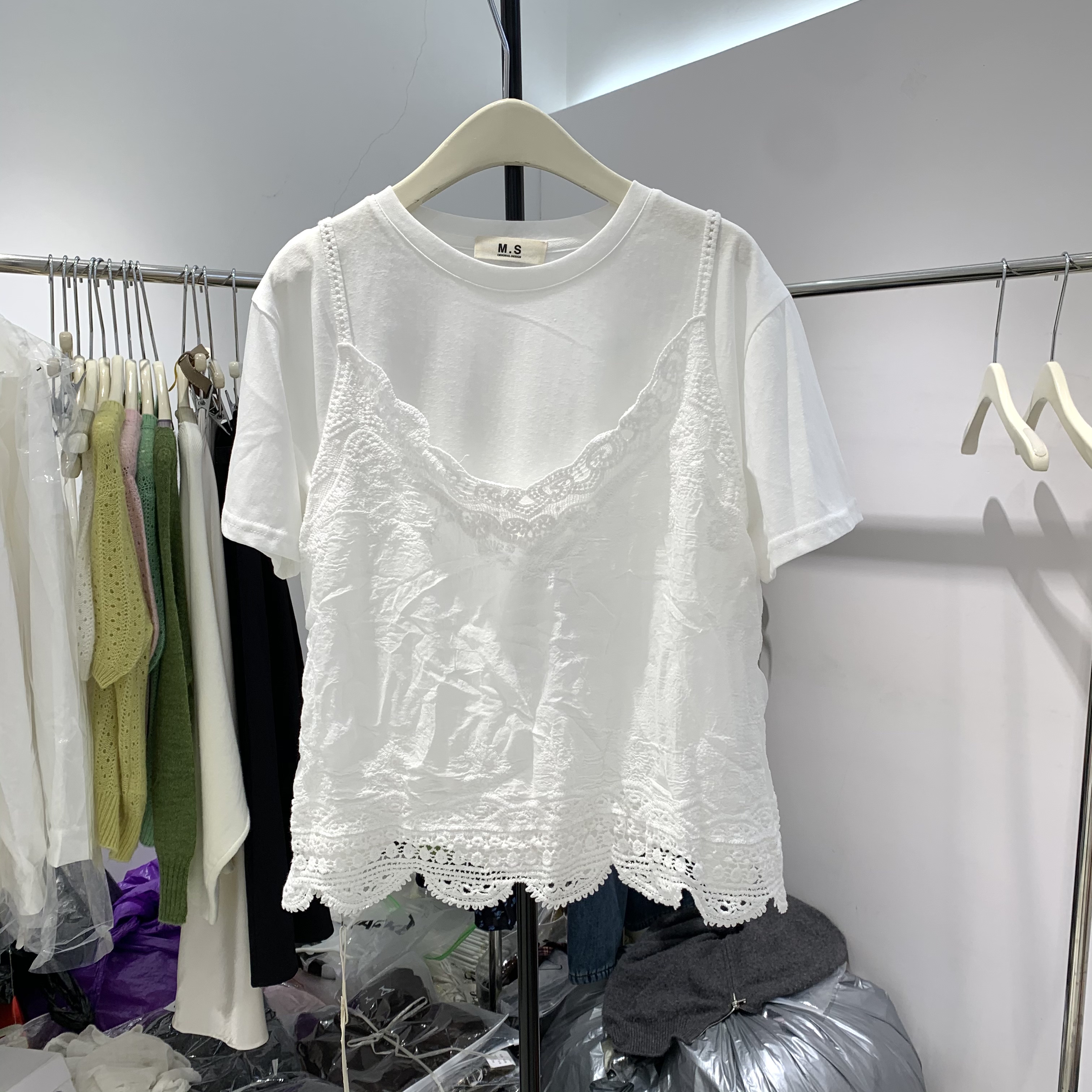 欧货蕾丝花边吊带背心叠穿短袖T恤两件套装女2026春新款上衣28281