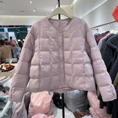 时尚休闲减龄轻薄圆领90鸭绒羽绒服女2026冬季新款显瘦不臃肿外套