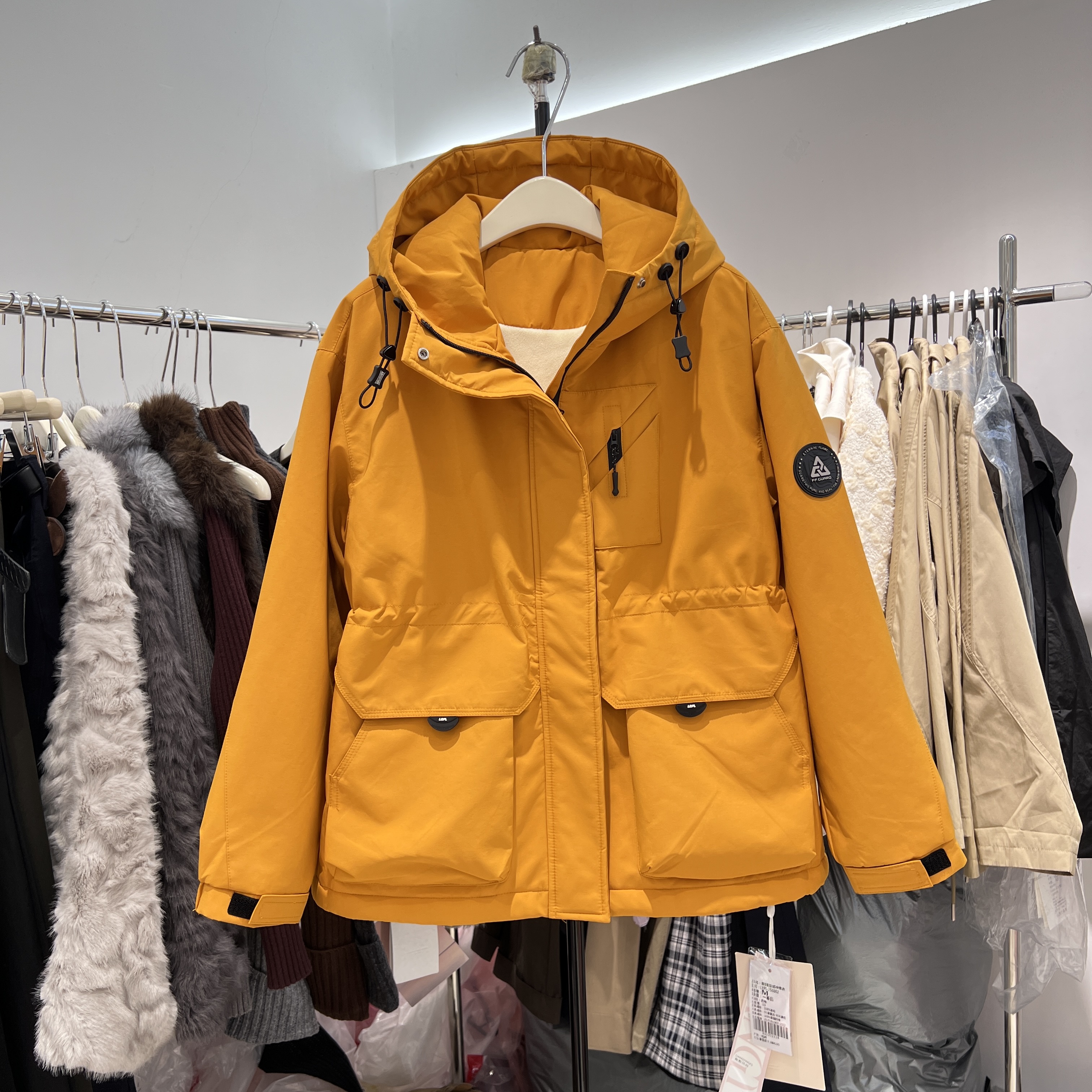 2025秋冬新款韩版宽松显瘦连帽短款工装冲锋衣外套女休闲棉服上衣