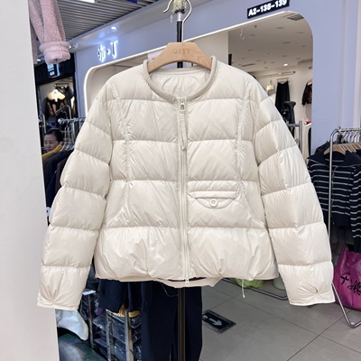 2025冬季新款圆领短款羽绒服女小个子宽松保暖白鸭绒外套9573