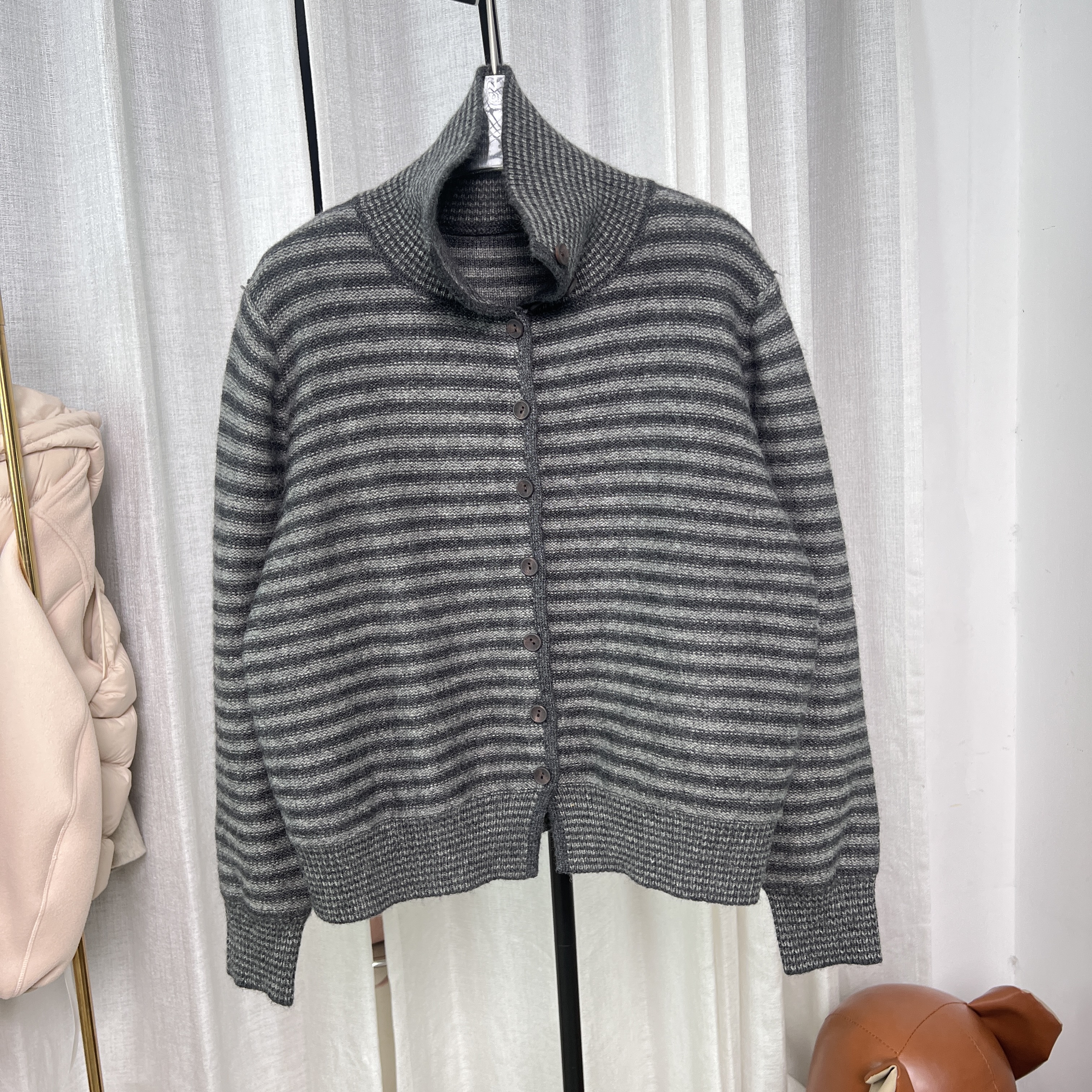 2025秋冬季新款韩版宽松显瘦百搭高领条纹针织开衫女毛衣外套上衣