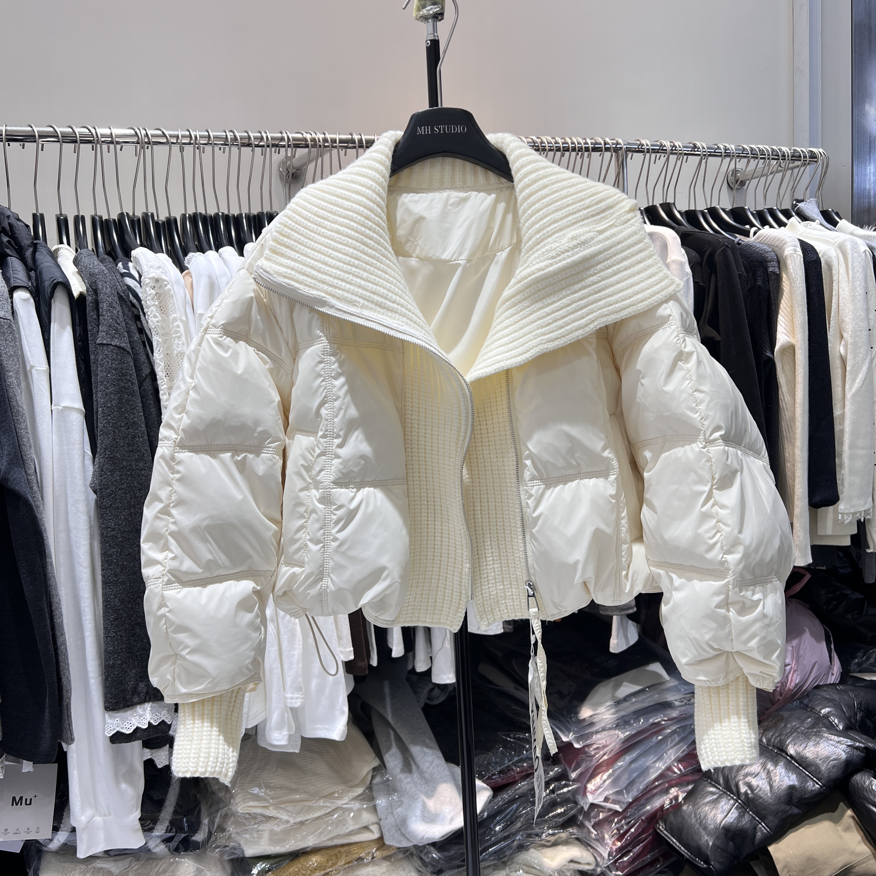 欧货2025冬新款羽绒服女90白鸭绒针织翻领高级感小个子面包服3313