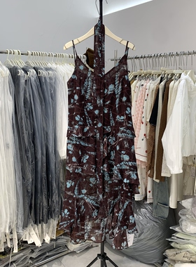 高级感印花吊带连衣裙女2026春夏长裙收腰显瘦新款不规则裙子093