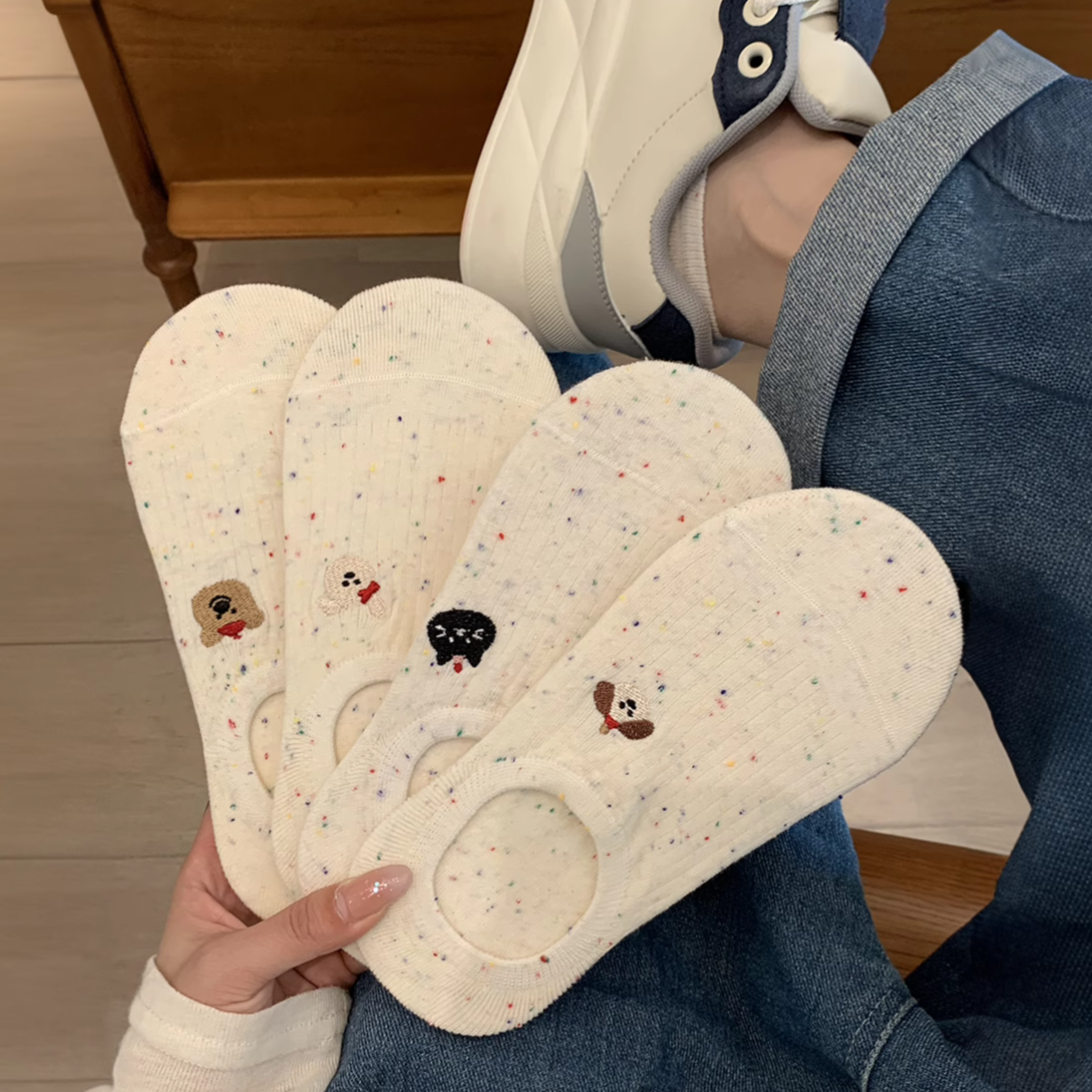 可爱袜子女春夏季薄款ins潮硅胶防滑不掉跟船袜刺绣可爱无骨短袜