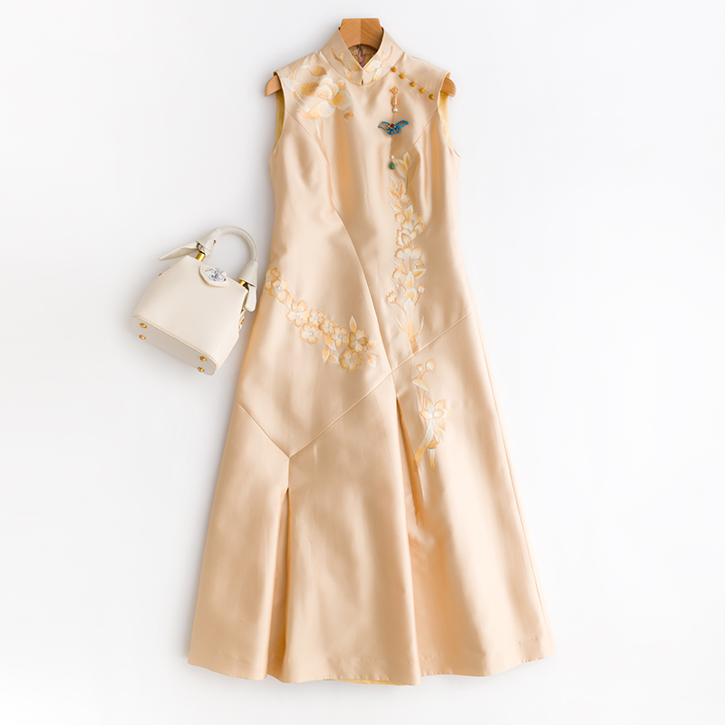 ao011刺绣中式复古无袖立领修身连衣裙女装绣花礼服裙年会女春秋