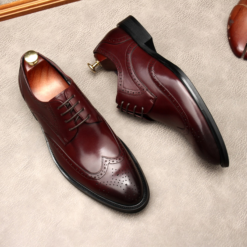 HANDSOME INTERPRETATION OF THE NEW BRITISH CARVED LEATHER SHOES MENS LEATHER BUSINESS FORMAL WEAR WEDDING SHOES MENS BULLOCK DERBY SHOES