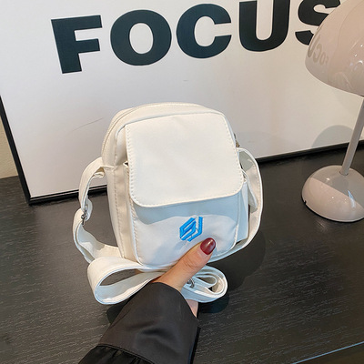 山系户外潮牌登山休闲小包包女轻量迷你单肩包斜挎包男小众手机