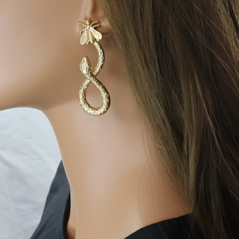 复古哑光金蛇形左右不对称S925银针耳钉耳环耳坠耳饰