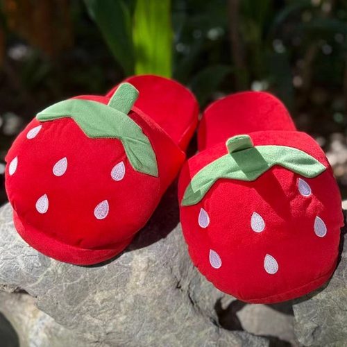 可爱红草莓毛绒大头居家室内加厚秋冬保暖防水防滑加厚棉拖鞋
