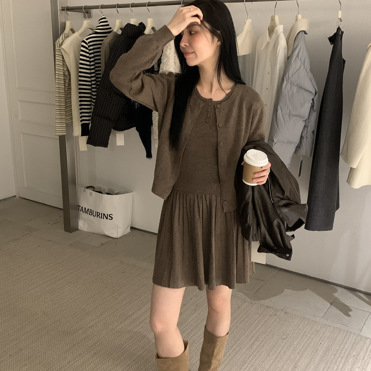 KITTIN-套韩系净色圆领单排扣毛衣+无袖背心+高腰半身裙套装10700