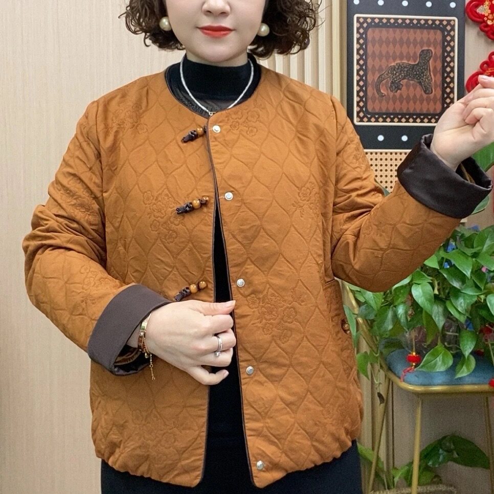 2026新款春秋女款时尚休闲新中式国风盘扣妈妈装短款上衣提花外套
