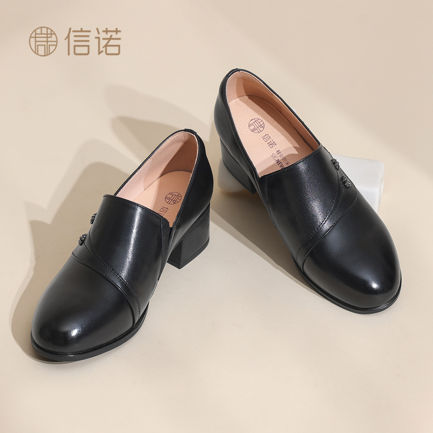 中年妈妈鞋真皮粗跟单鞋女中跟百搭通勤皮鞋软底舒适2026秋季新款
