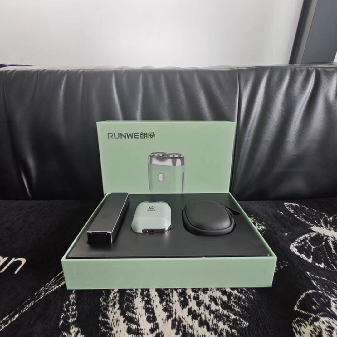 朗威锌合金电动剃须刀小巧便携式车旅胡须刀全身水洗刮胡刀Rs350