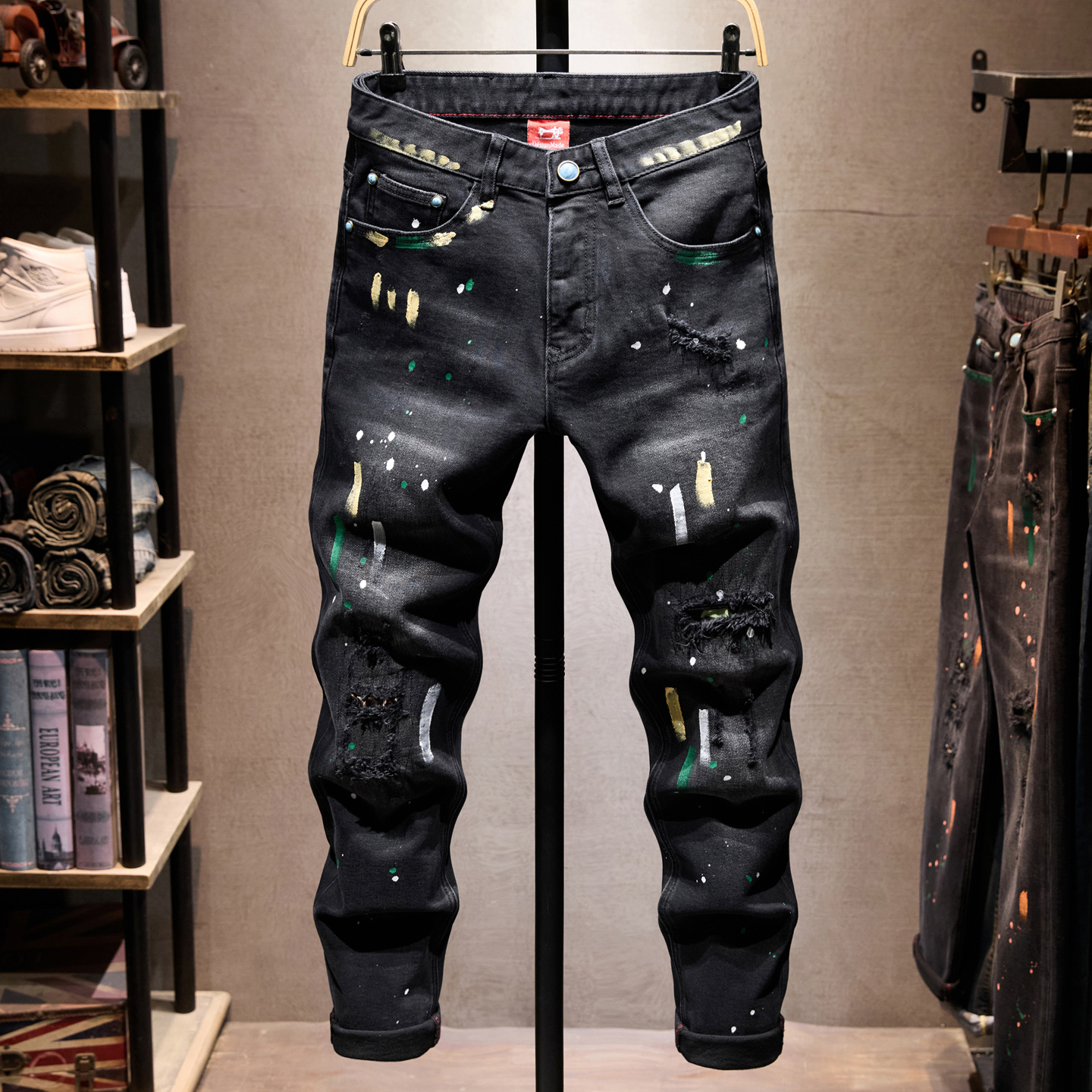 2025新款男破洞涂鸦小脚牛仔裤