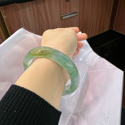 天然A货翡翠玉镯特色双彩黄加绿飘花手镯53.2圈口