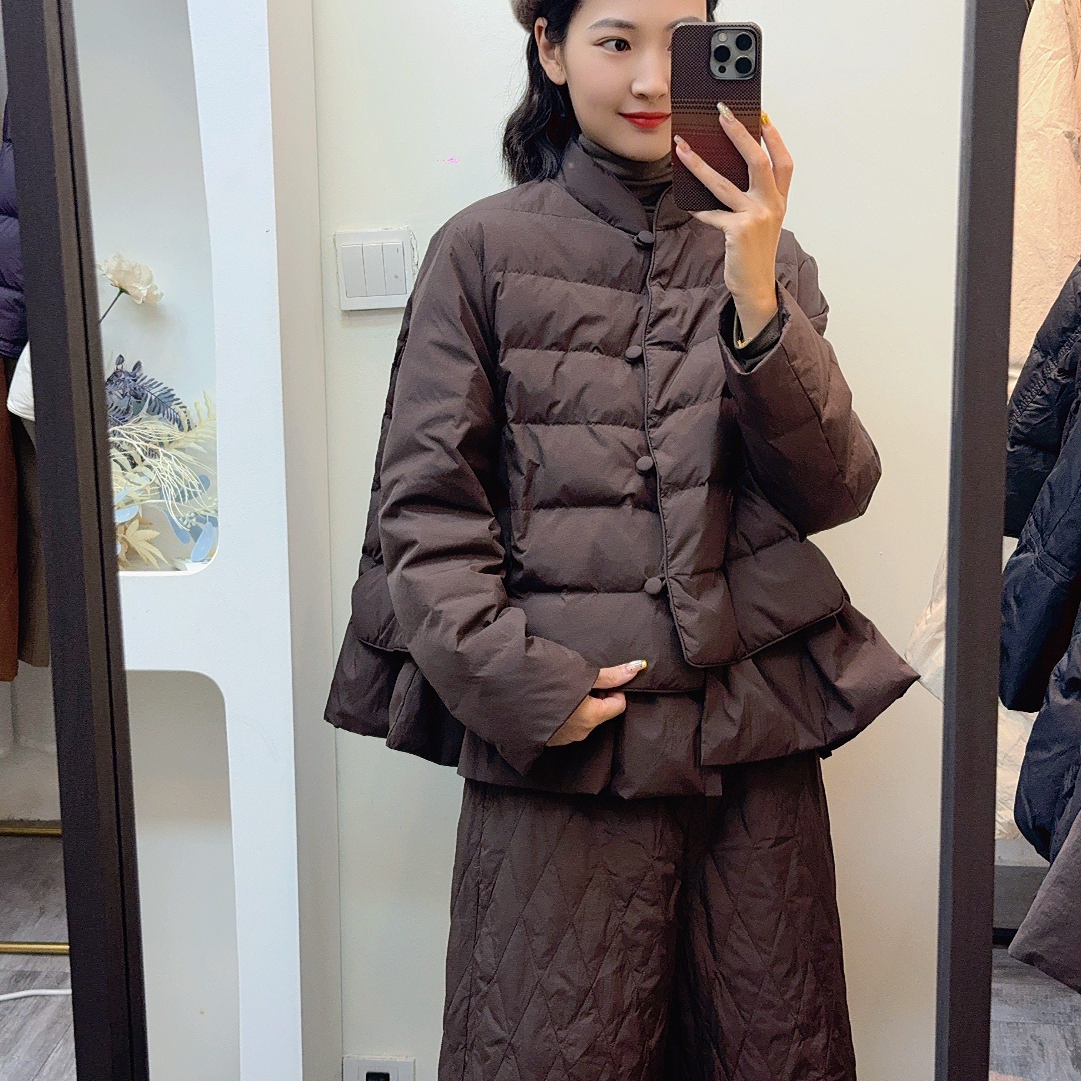 冬季新款设计师款裙摆轻薄款女士羽绒服 5139