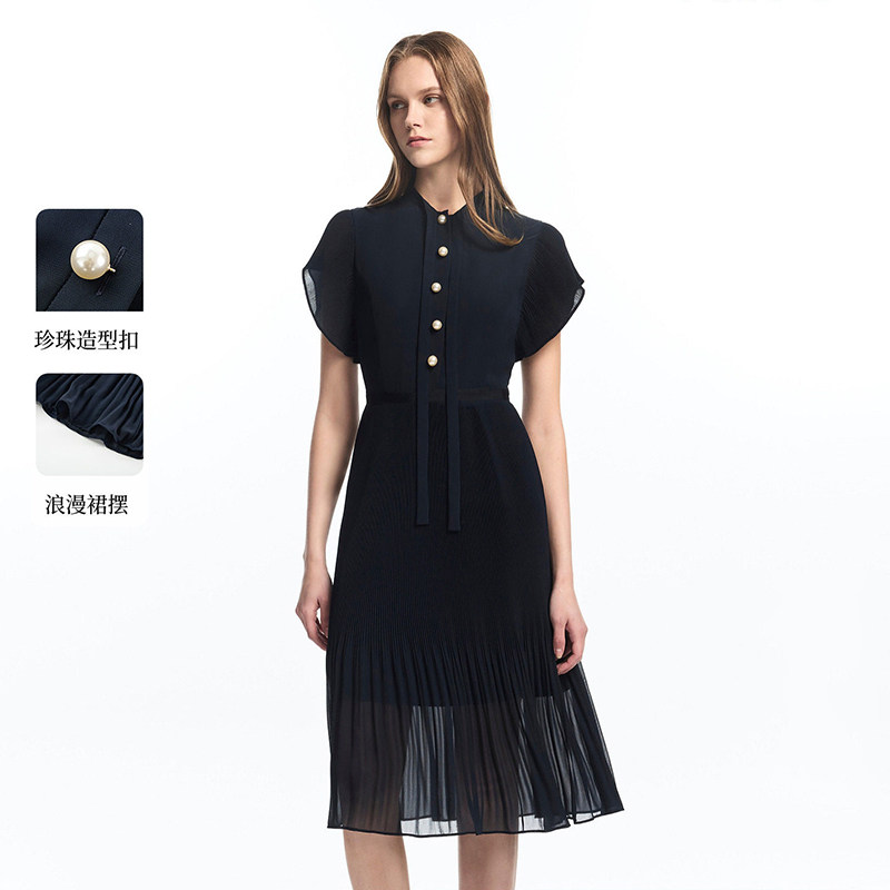 AISCOFIELD女装珍珠扣飘带领通勤显瘦百褶连衣裙短袖2026夏季新品
