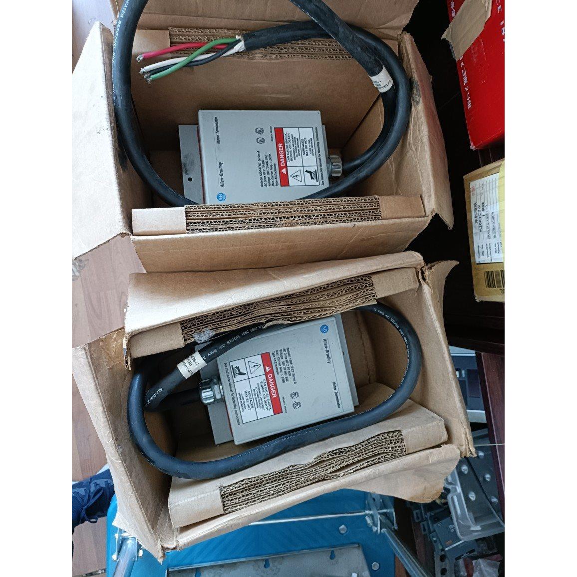 议价终端连接器1204-TFB2 两台，