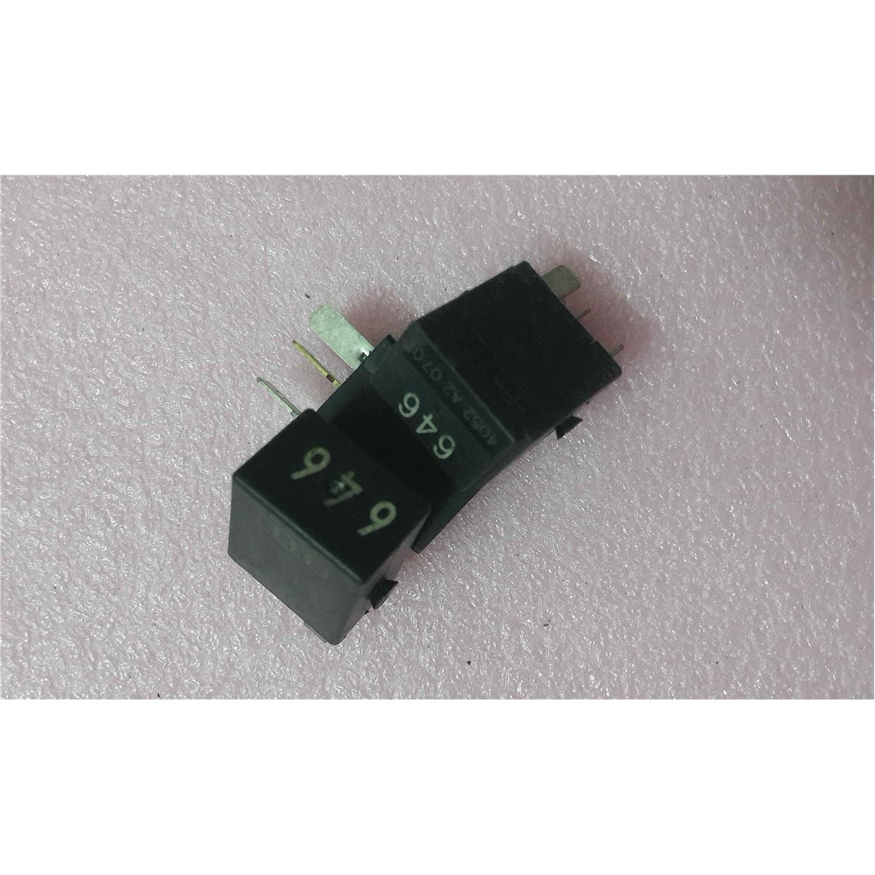 议价V23374-A1001-X010 泰科tyco646继电器4H0 951 253 C 4H09512