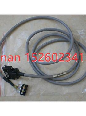 议价XW2Z-050J 100J 200B B33  伺服电缆线