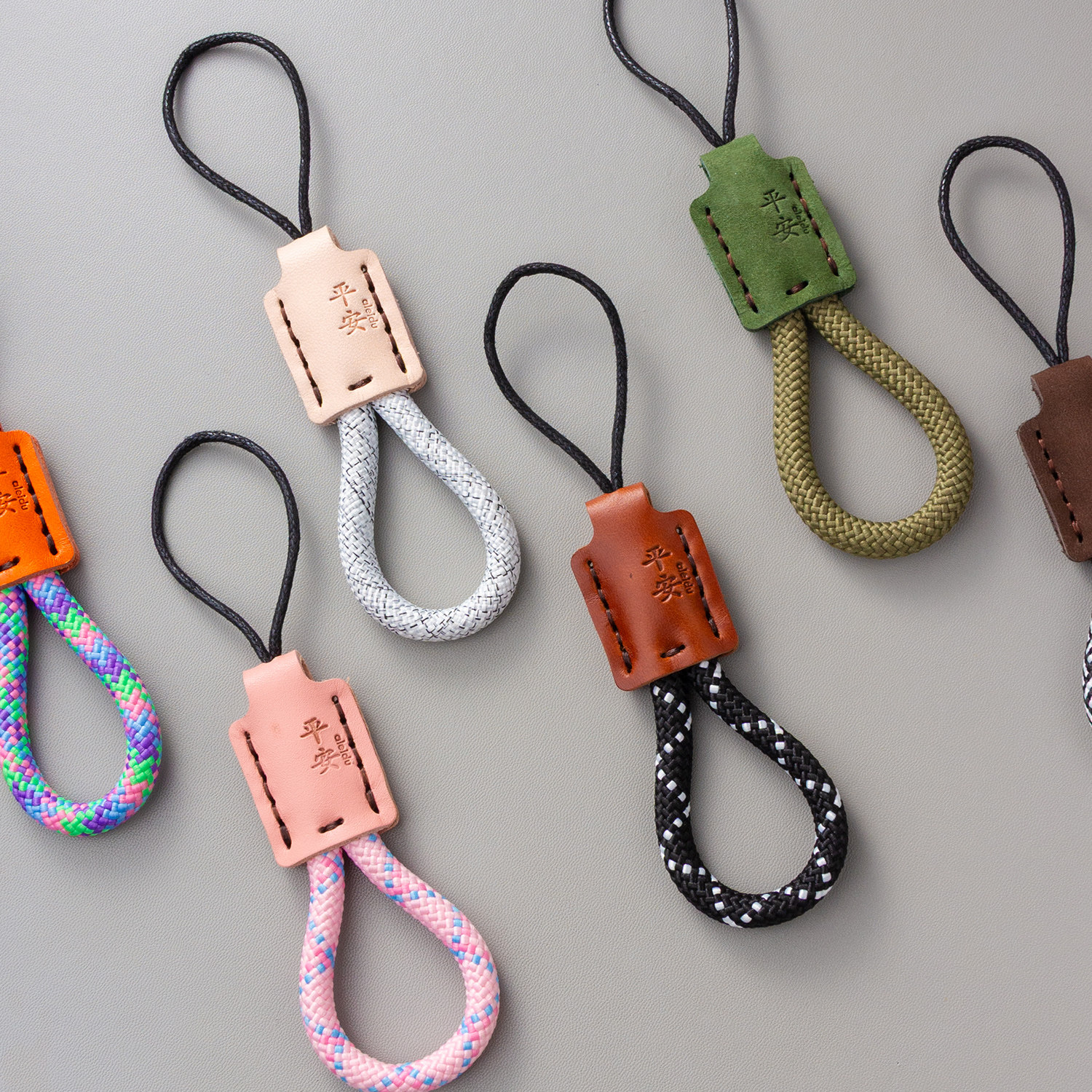 多色牛皮手绳钥匙扣挂件简约精致情侣汽车链锁圈环书包挂饰小饰品