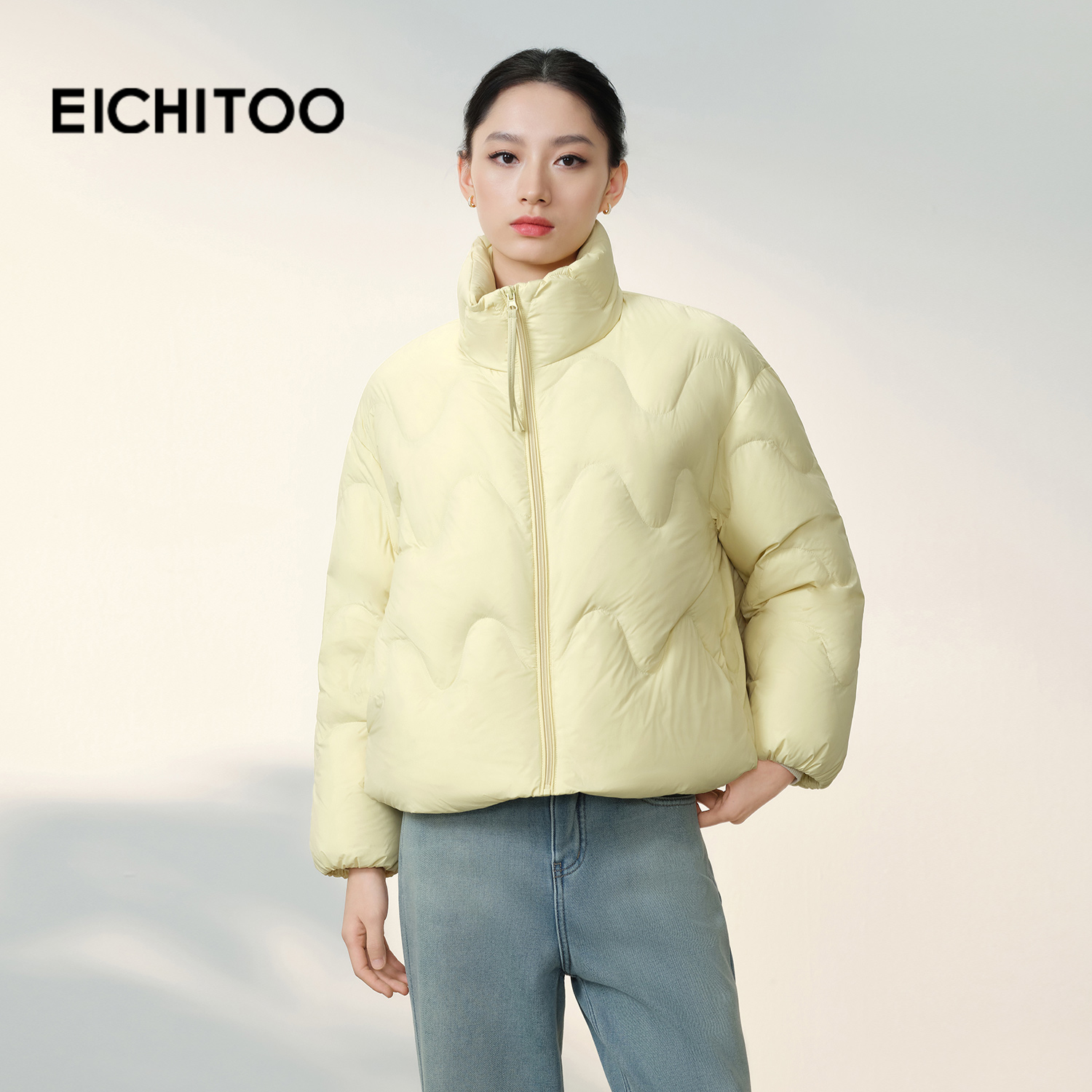 爱居兔黄色短款云朵立领羽绒服女2025年冬季新款绗缝面包服外套