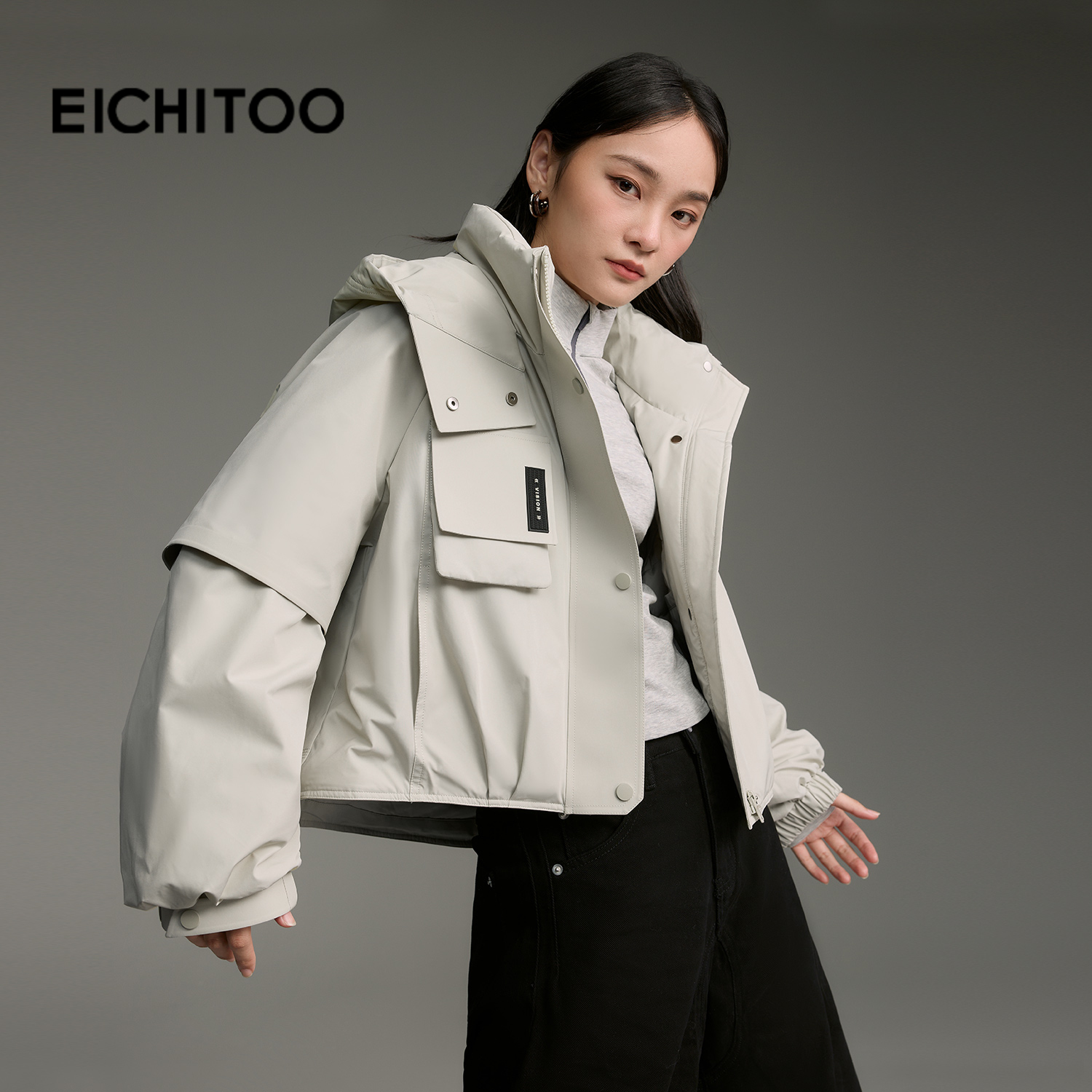 面料质感轻盈，视觉显瘦包容性强增加时尚度