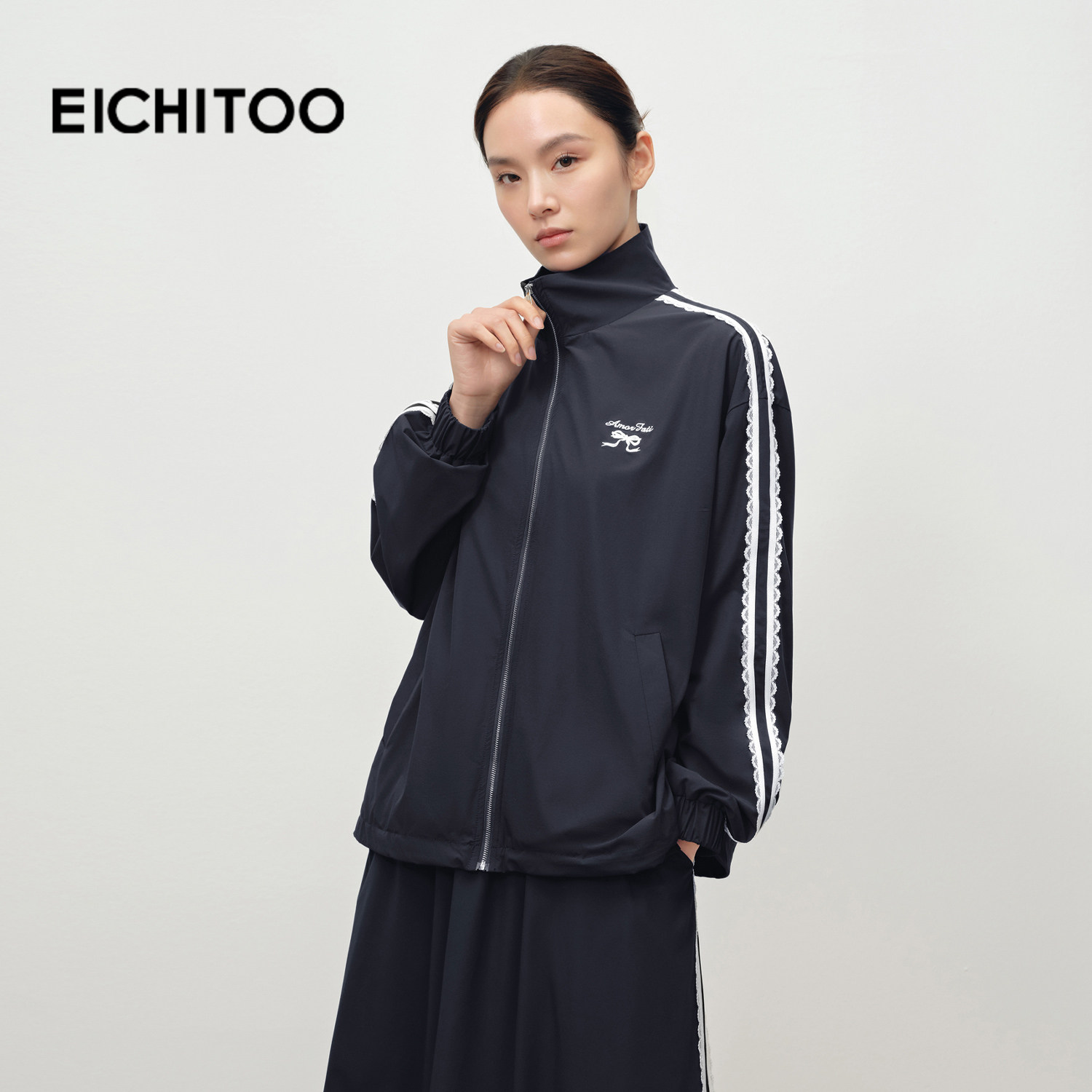 爱居兔休闲运动立领外套女2025年秋季新款蕾丝花边甜美减龄上衣