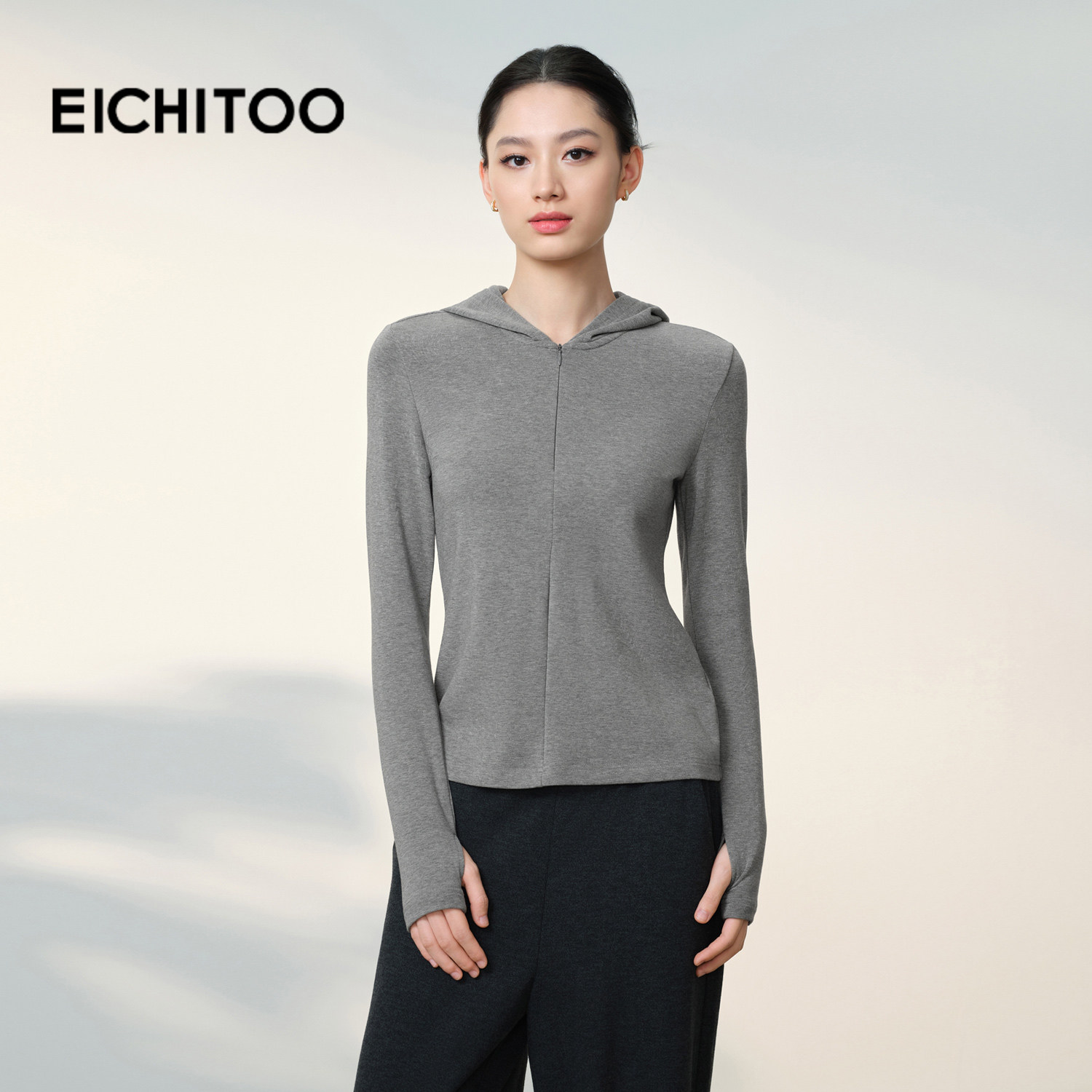 连帽设计穿搭多元化，静奢款简约高级