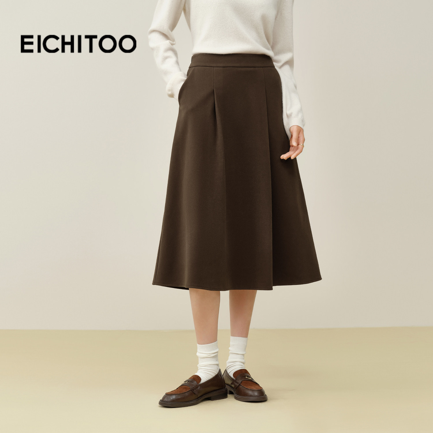 爱居兔基础百搭半身裙2025年冬季新款女垂感舒适知性咖色伞裙长裙