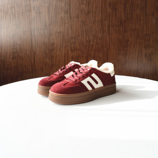 2025冬季 牛反绒真皮德训鞋 砖贵 圆头厚底休闲保暖女板鞋 加绒