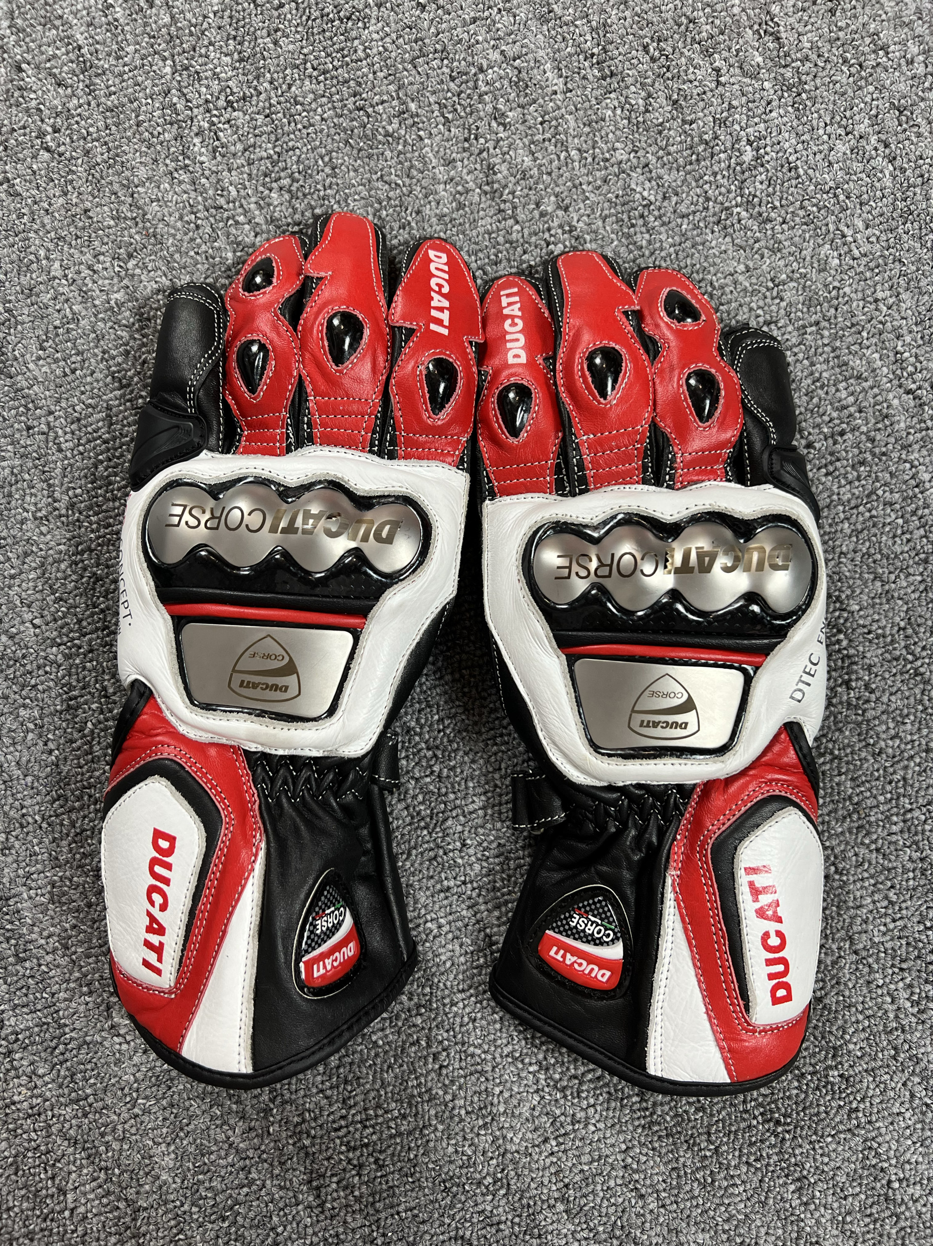 国外进口杜卡迪骑行手套摩托车真皮机车骑士装备防摔耐磨抗撕裂