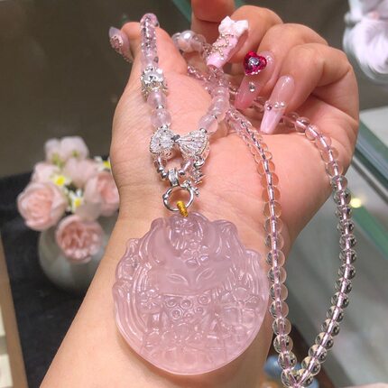 天然粉水晶狐狸吊坠精刻九尾狐牌招正缘旺桃花旺人缘好运能量