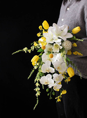 仿真花黄色手感郁金香拍照水滴手捧花新娘摄影影楼瀑布拍照花束