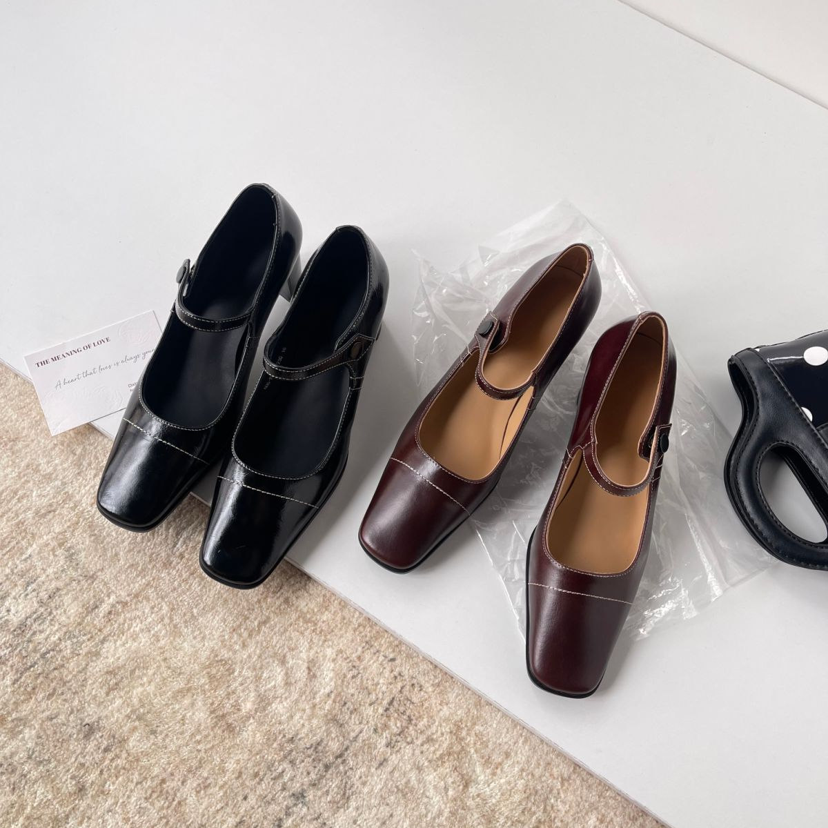 温汀摩诺洛带羊皮复古方头单鞋