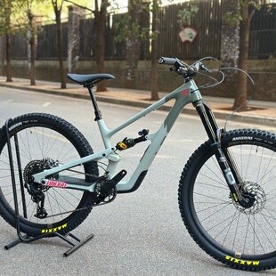 25款 YT JEFFSY碳纤维软尾车架 AM全地形整车前后FOX避震 29轮径